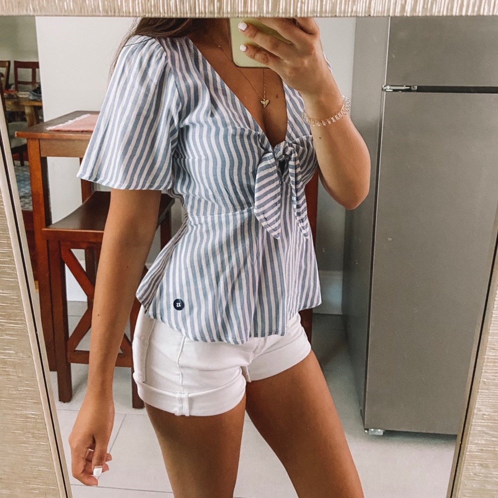 Abercrombie & Fitch Tie Front V-Neck Top